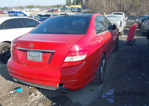 2009 Mercedes-Benz C 300 Sport z USA, uszkodzony, nr VIN WDDGF54X79R044321